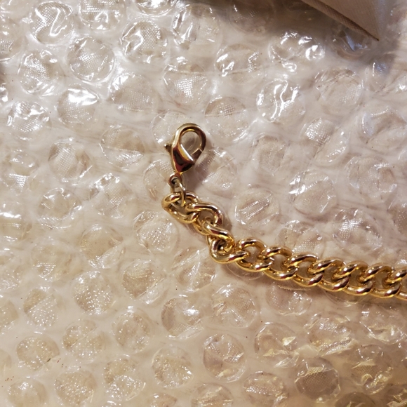 Laura Necklace - Picture 5 of 5